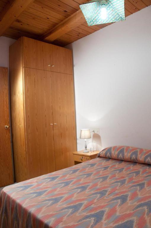 Apartamentos Siglo XXI - Ancla Сан Фелиу де Гиксолс Стая снимка